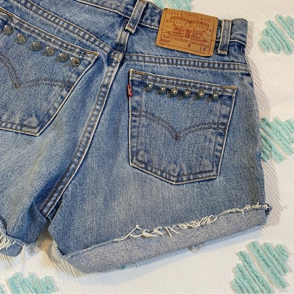 Vintage Levi's Cutoff Upcycled Studded 550 Relaxed Fit Red Tab Denim Shorts Jr 5 - Picture 7 of 15